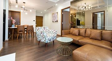 Lyshing Apartment in Vinhomes Luxury Landmark