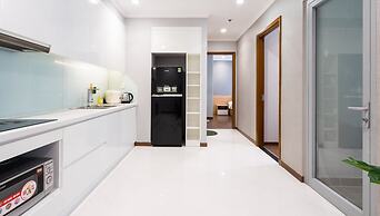 Lyshing Apartment in Vinhomes Luxury Landmark