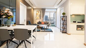 Lyshing Apartment in Vinhomes Luxury Landmark