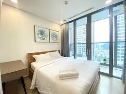 Lyshing Apartment in Vinhomes Luxury Landmark