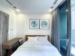 Lyshing Apartment in Vinhomes Luxury Landmark