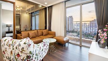 Lyshing Apartment in Vinhomes Luxury Landmark