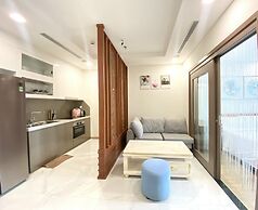 Lyshing Apartment in Vinhomes Luxury Landmark