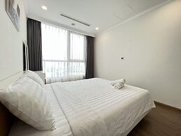 Lyshing Apartment in Vinhomes Luxury Landmark