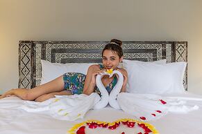 Brand new Luxury 3BR villa Ethnic Ubud 4