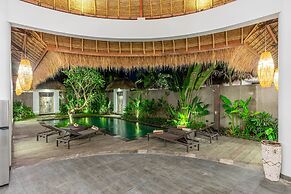 Brand new Luxury 3BR villa Ethnic Ubud 4