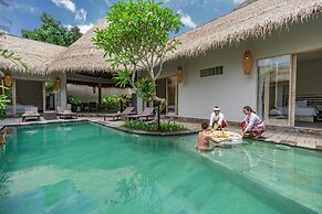 Brand new Luxury 3BR villa Ethnic Ubud 4