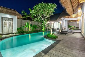 Brand new Luxury 3BR villa Ethnic Ubud 4