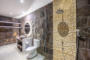 Brand new Luxury 3BR villa Ethnic Ubud 4