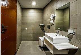 Aveda Munnar Mountains and Mist