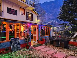 Page 3 - Riverside Rooms & Bar