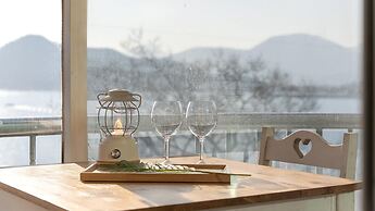 Geoje Sunbeachoceanview Dog Pension