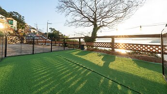 Geoje Sunbeachoceanview Dog Pension