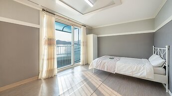 Geoje Sunbeachoceanview Dog Pension