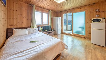 Geoje Sunbeachoceanview Dog Pension