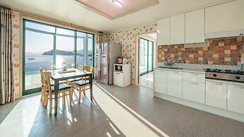 Geoje Sunbeachoceanview Dog Pension