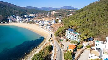 Geoje Sunbeachoceanview Dog Pension