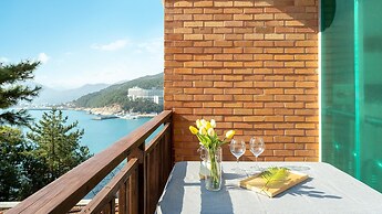 Geoje Sunbeachoceanview Dog Pension