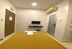 OYO 89715 CK Hotel 2