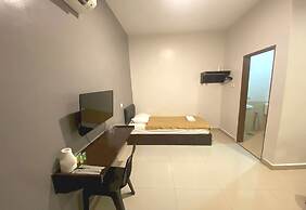 OYO 89715 CK Hotel 2