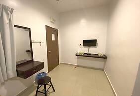 OYO 89715 CK Hotel 2