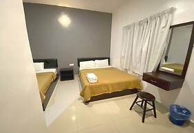 OYO 89715 CK Hotel 2