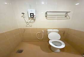 OYO 89715 CK Hotel 2