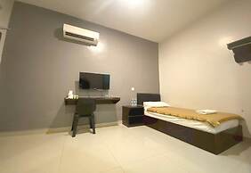 OYO 89715 CK Hotel 2