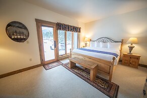 Chateaux Dumont 2703