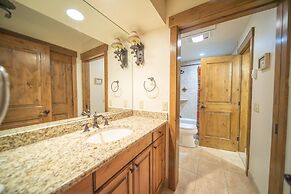 Chateaux Dumont 2703