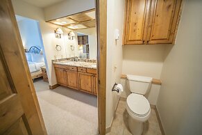 Chateaux Dumont 2703