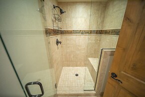 Chateaux Dumont 2703