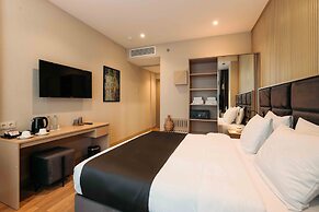 Monday Hotel