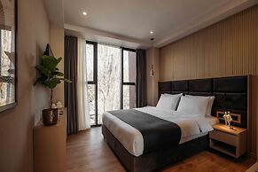 Monday Hotel