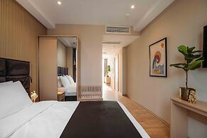 Monday Hotel