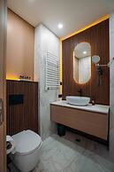 Monday Hotel