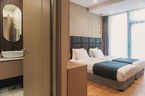 Monday Hotel