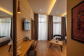 Monday Hotel
