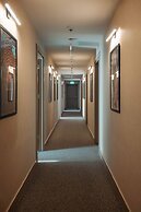 Monday Hotel