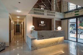 Monday Hotel