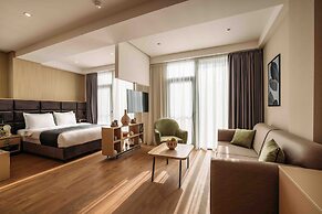 Monday Hotel