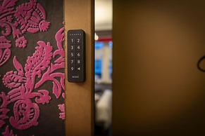 La Belle 10 Boutique Hotel