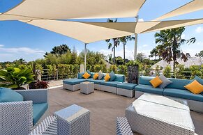 Sundance Villa in Umalas Panoramic Rooftop Views