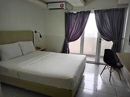 IZI COZI HOTEL KEMAYORAN