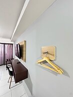 IZI COZI HOTEL KEMAYORAN