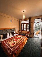 Jungle by sturmfrei Manali