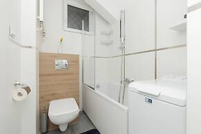 Łodź One Bedroom & Balcony by Renters