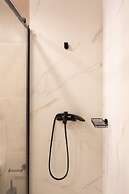 Luxury Apartment near Floisvos Marina