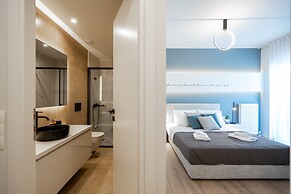 Luxury Apartment near Floisvos Marina