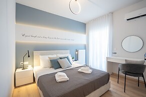 Luxury Apartment near Floisvos Marina